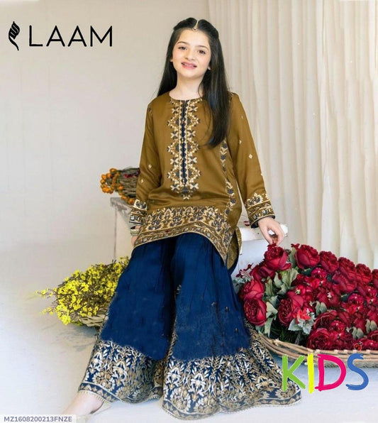 *: 3 Pcs Girl's Lawn Embroidered Unstitched Suit