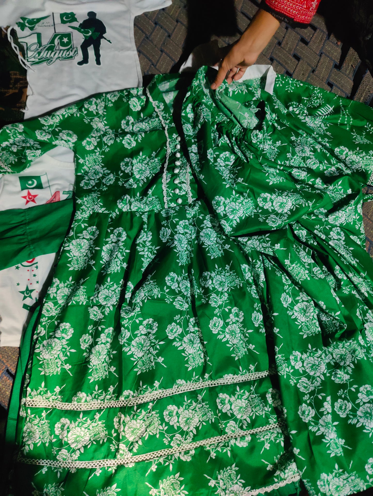 Jashn-e-Azadi girls frock age 11-15 — green & white