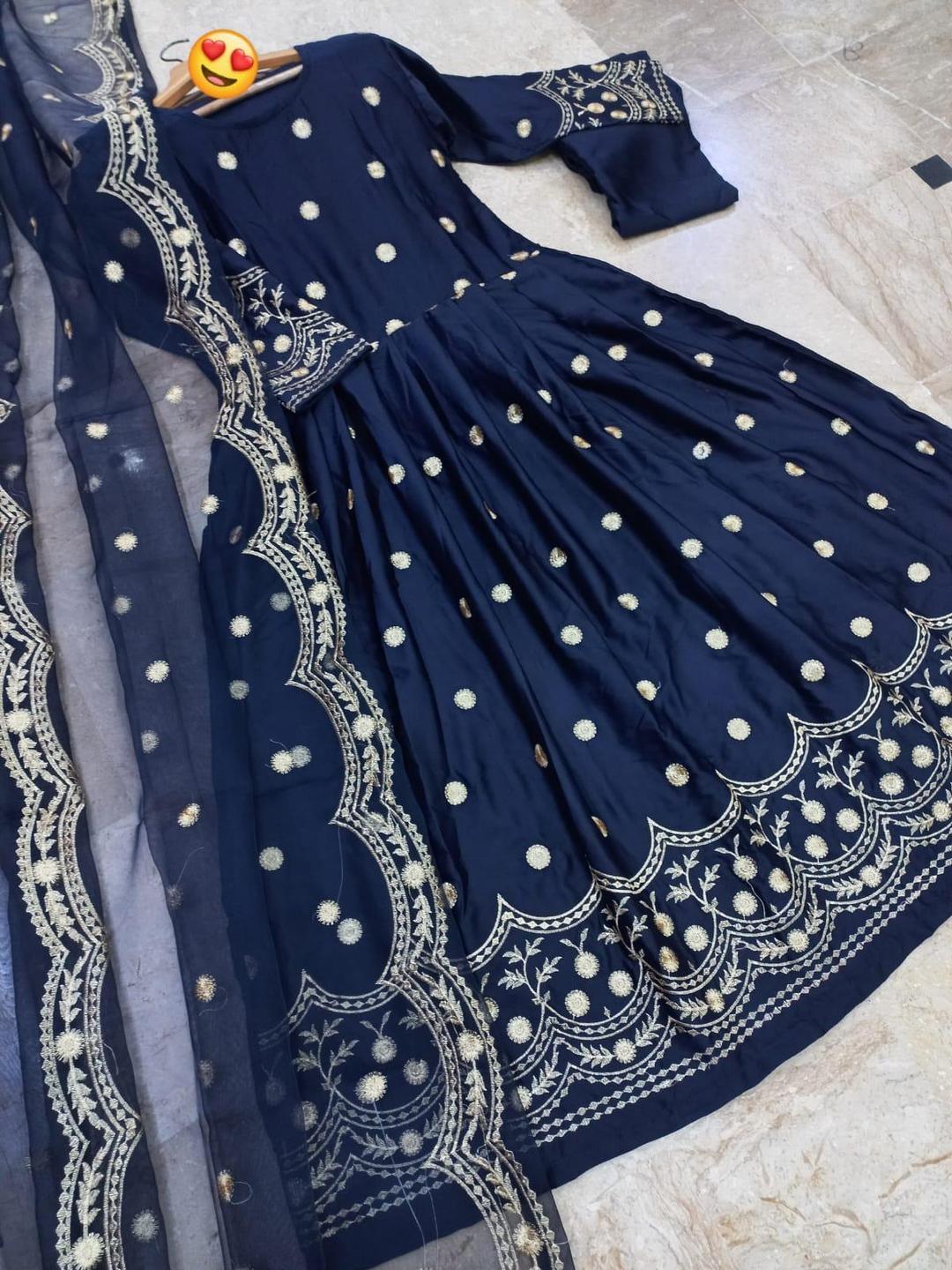 3 Pcs Women's Stitched Embroidered Maxi Suit